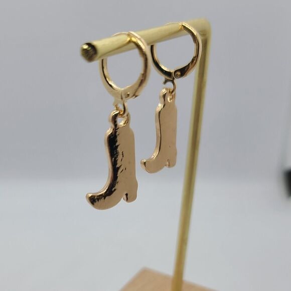 Cowboy Boot Black Dainty Dangle Earrings Gold Star Cowgirl Jewelry Western NWT - Picture 6 of 9